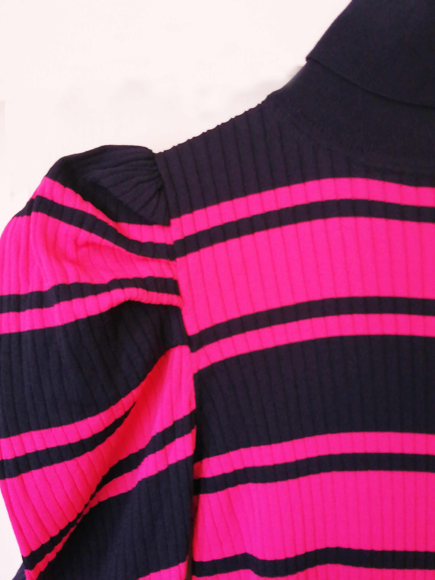 Sweater elasticado cuello tortuga