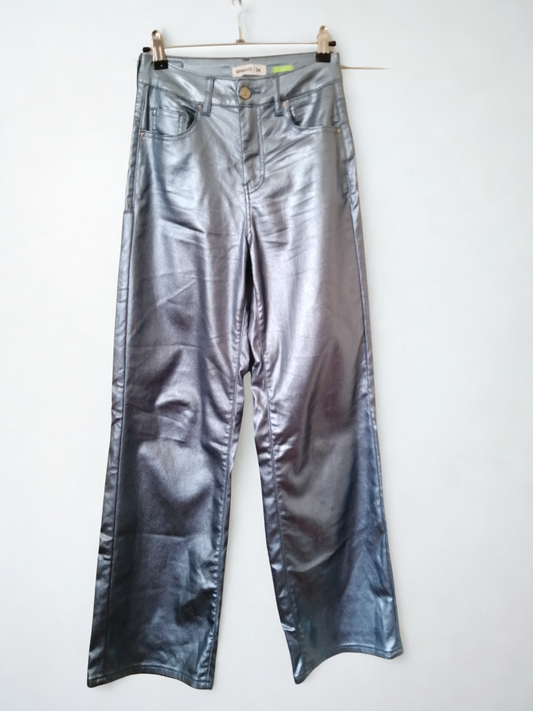 Pantalón metalizado celeste Opposite
